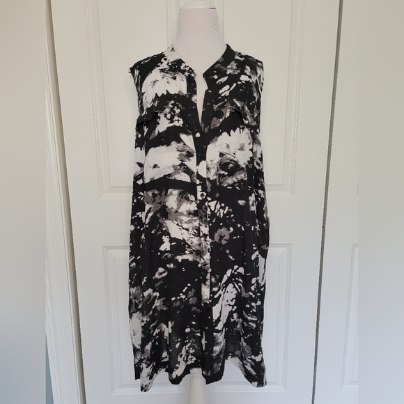 Spense Woman Plus Size Black and White Graphic Print Sleveless Tunic Blouse - 2 - Picture 2 of 10